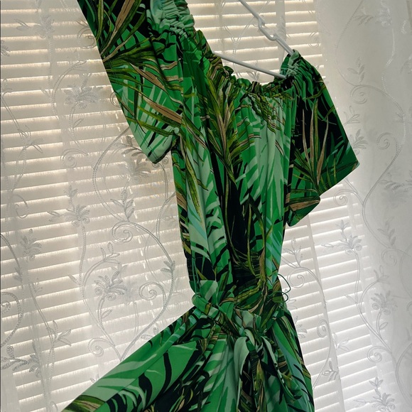 Tropical Green Leaf Print Dress - Picture 1 of 2